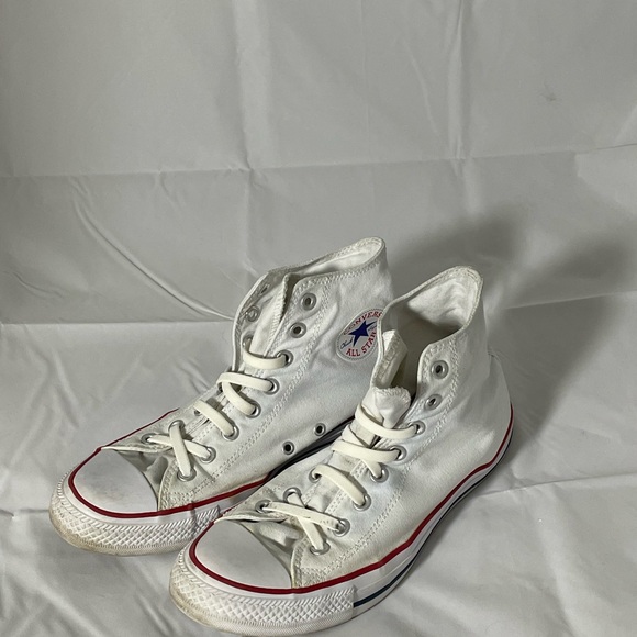 White Hightop Converse Unisex (M8/W10)